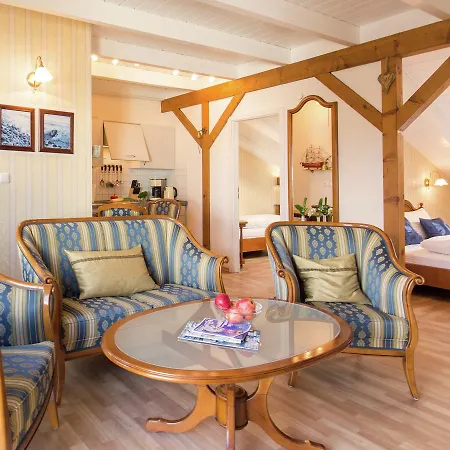 Luxurious In Mecklenburg With Furnished Terrace דירה רוסטוק